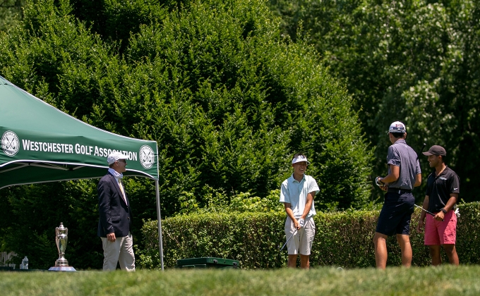 Players at the first tee
