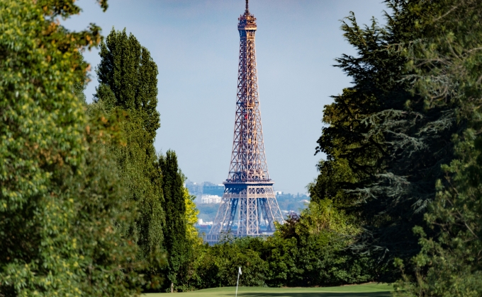 image of the Eiffel Tower